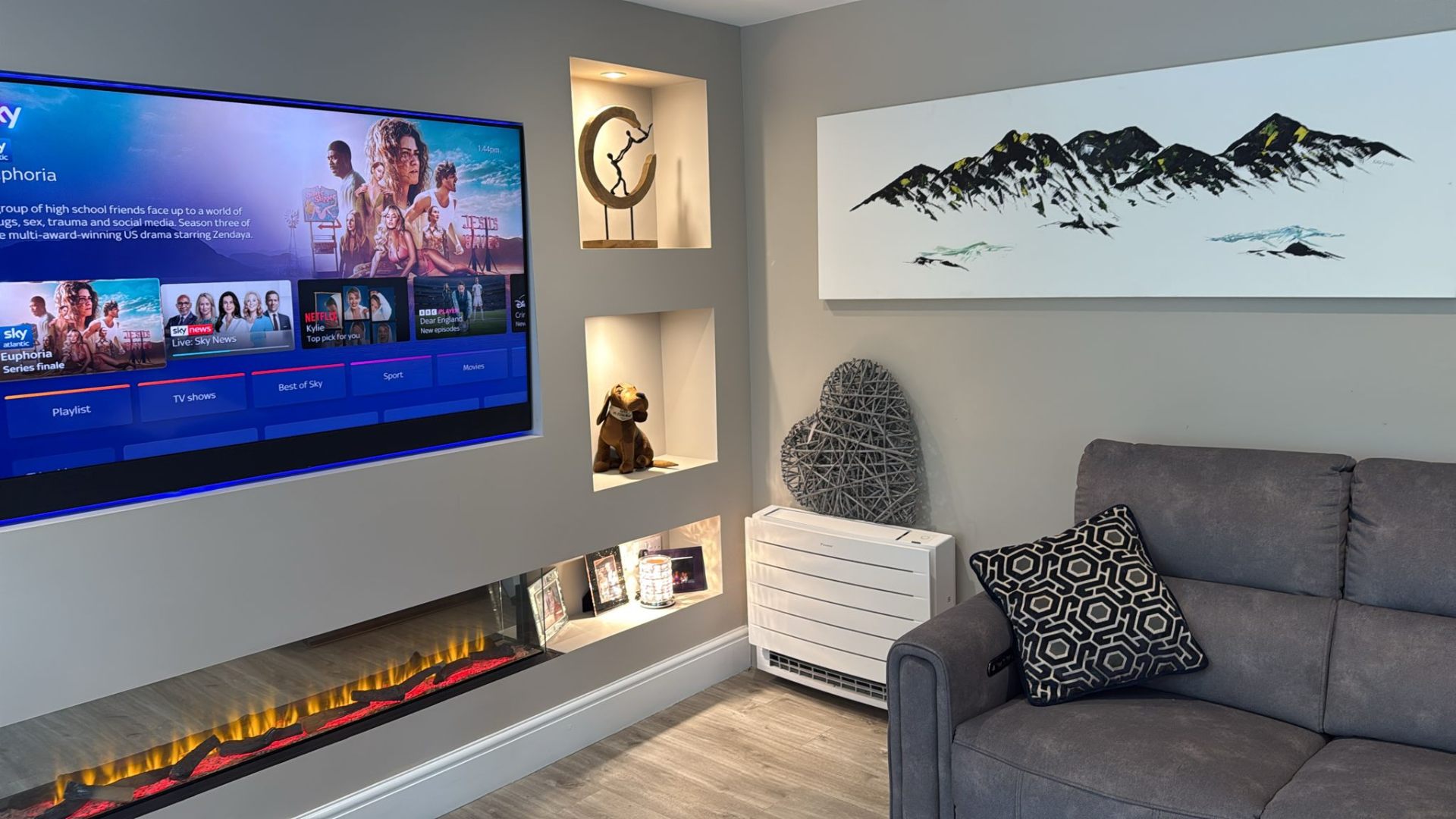 Floor-standing unit, living room